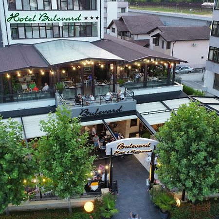 Hotel Bulevard Ramnicu Valcea Bagian luar foto