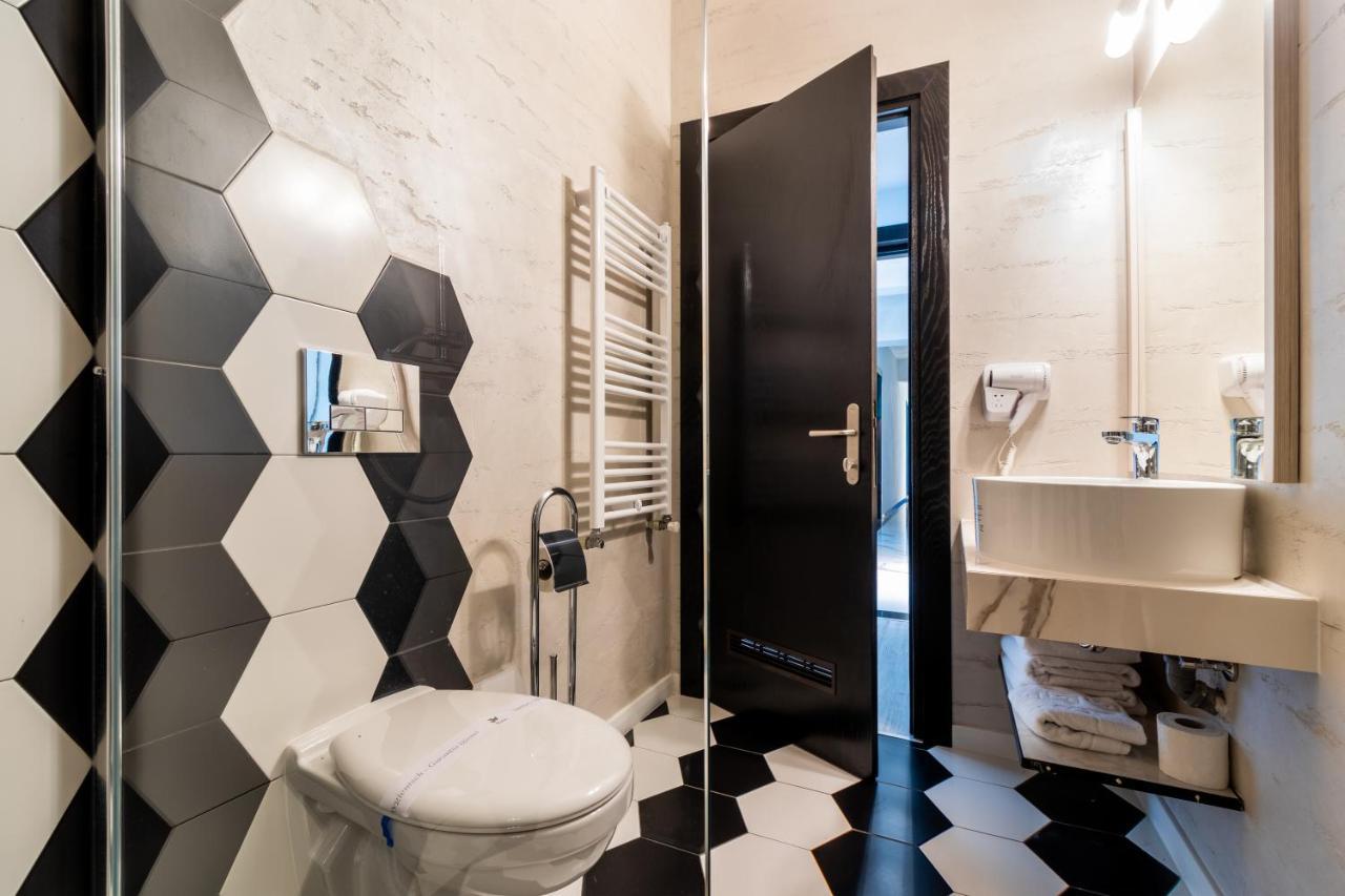 Hotel Bulevard Ramnicu Valcea Bagian luar foto