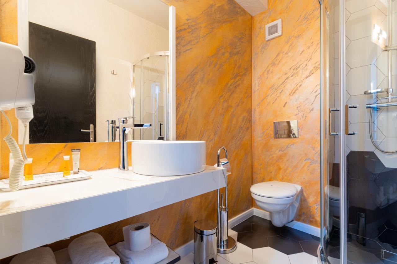 Hotel Bulevard Ramnicu Valcea Bagian luar foto
