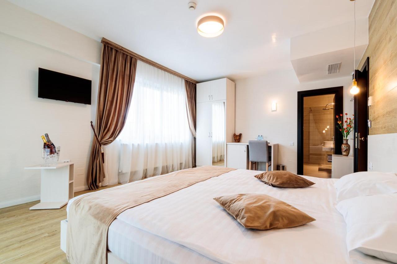 Hotel Bulevard Ramnicu Valcea Bagian luar foto