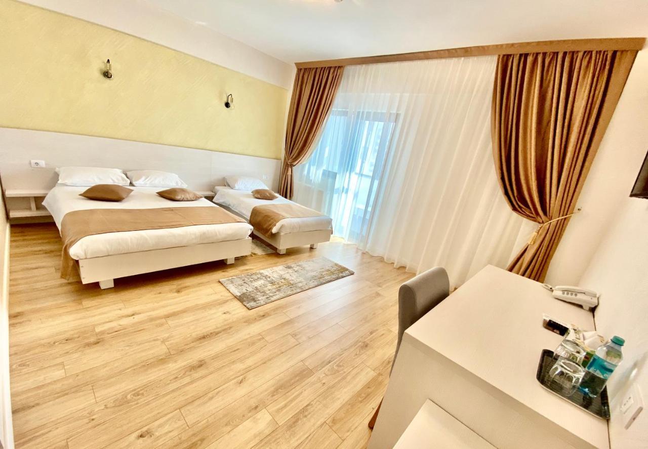 Hotel Bulevard Ramnicu Valcea Bagian luar foto