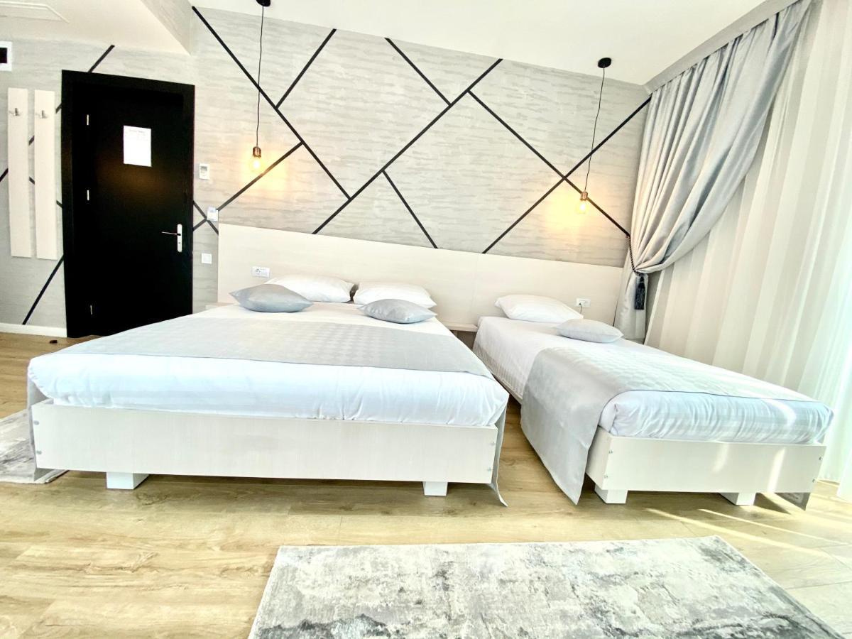 Hotel Bulevard Ramnicu Valcea Bagian luar foto
